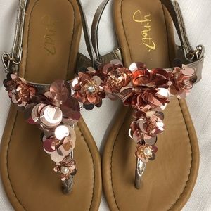 Girls size 2 metallic sandals